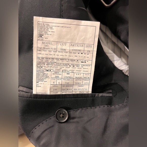 Black Lazio 38s Suit from Suitsupply - Picture 4 of 6